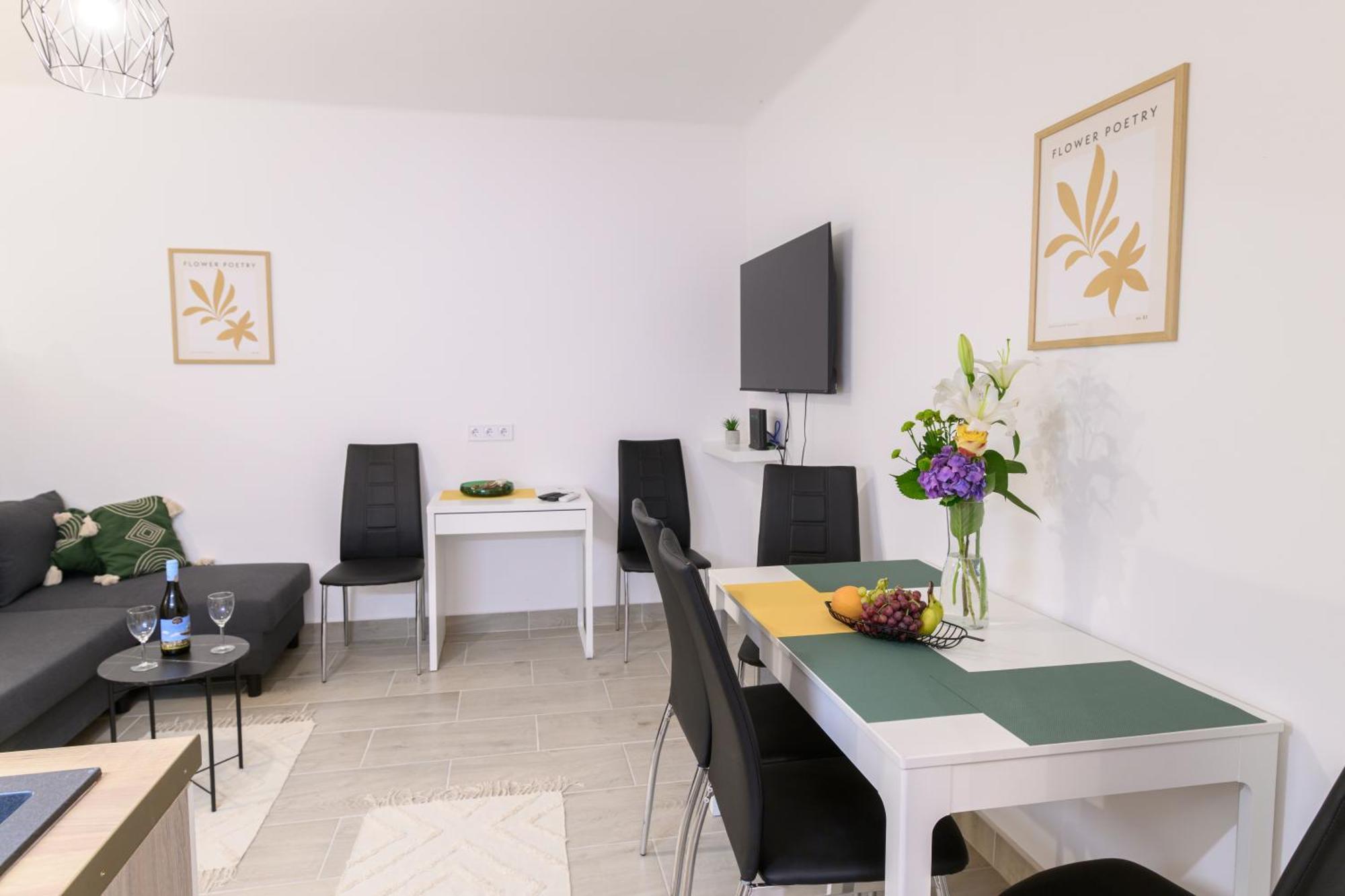 Zentrea Apartman 埃格尔 外观 照片